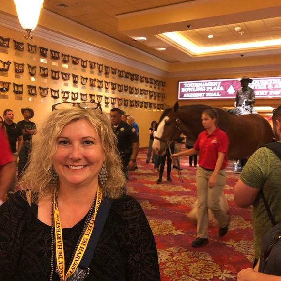 Meet your Posher, Tania - Picture 2 of 2